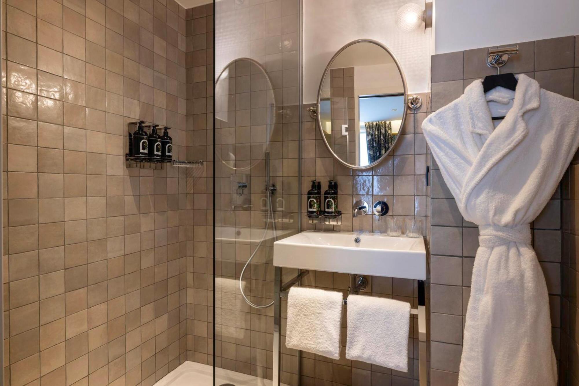 Hotel Ginette A La Folie & Spa 巴黎 外观 照片