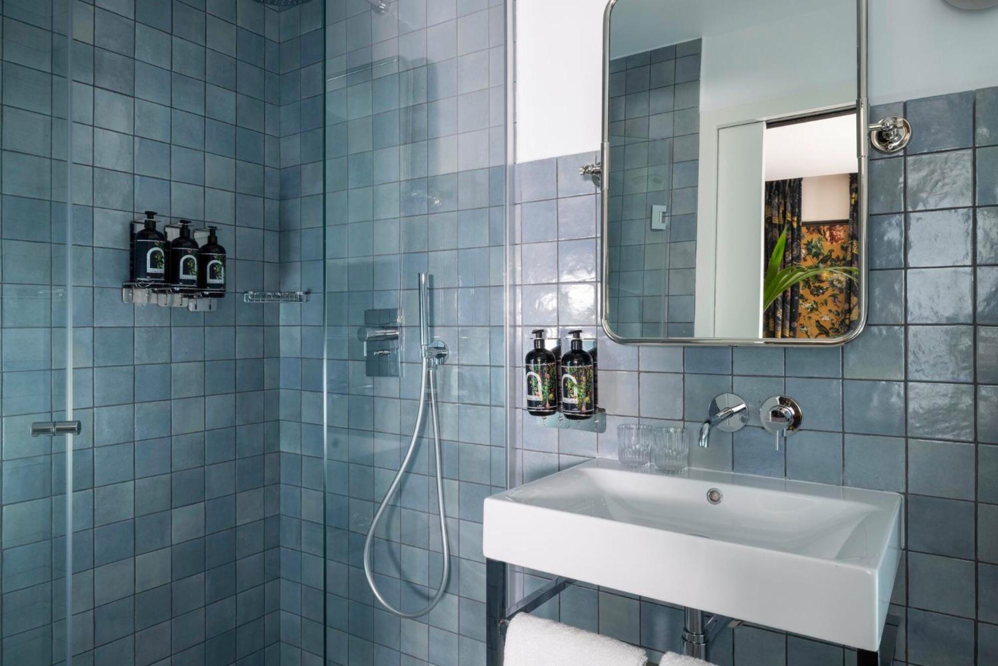 Hotel Ginette A La Folie & Spa 巴黎 外观 照片